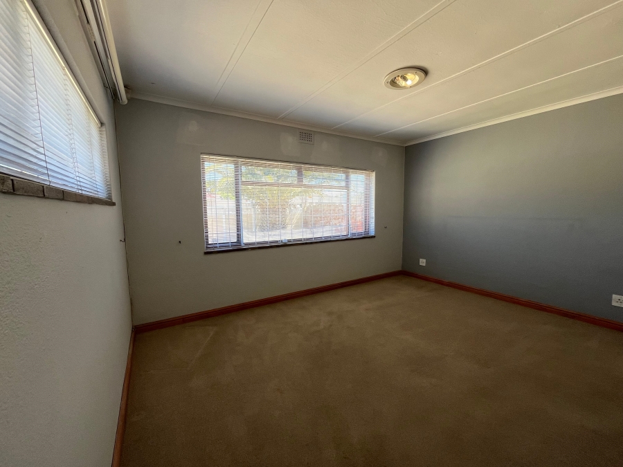 2 Bedroom Property for Sale in Thornton Western Cape